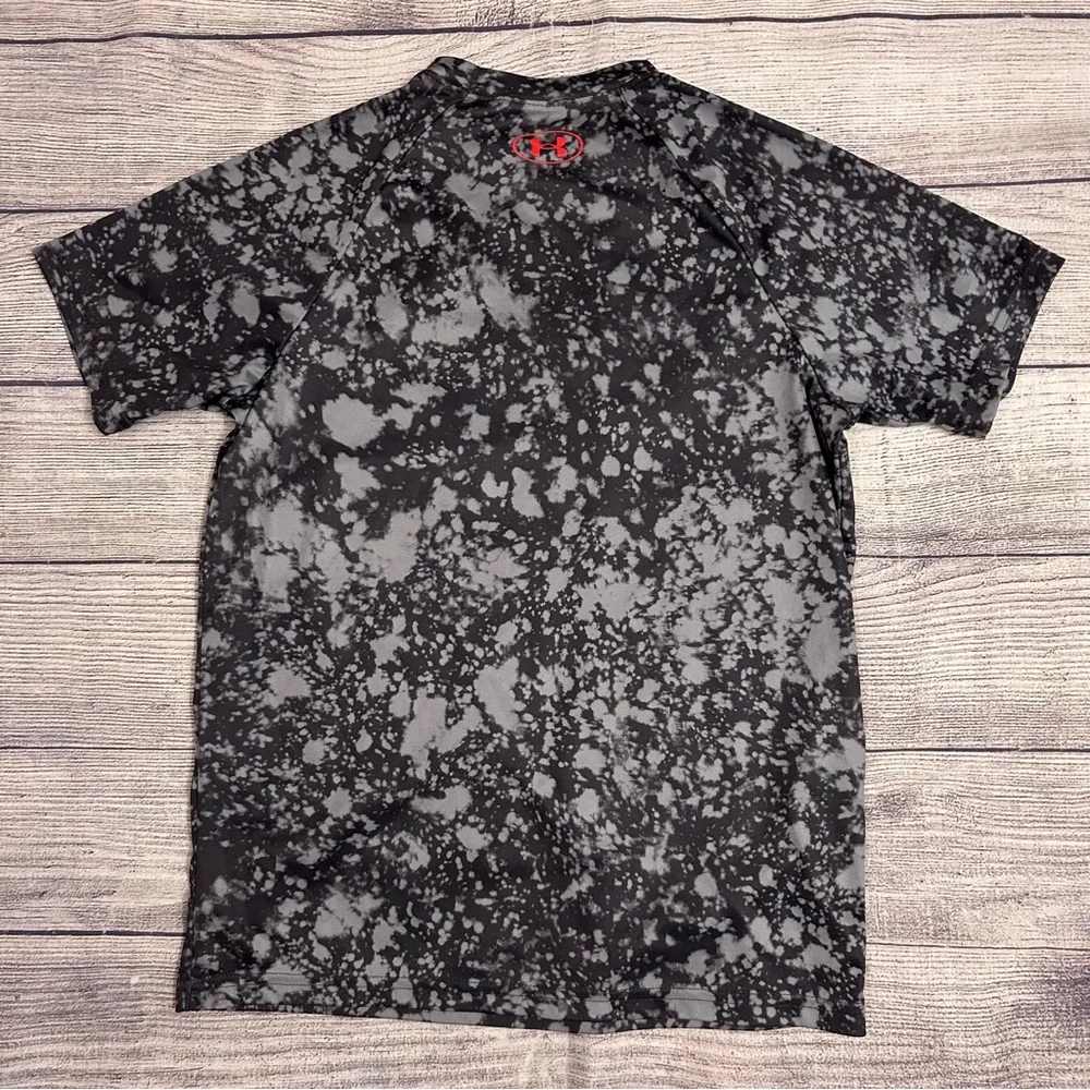 Under Armour shirt size YM 10-12